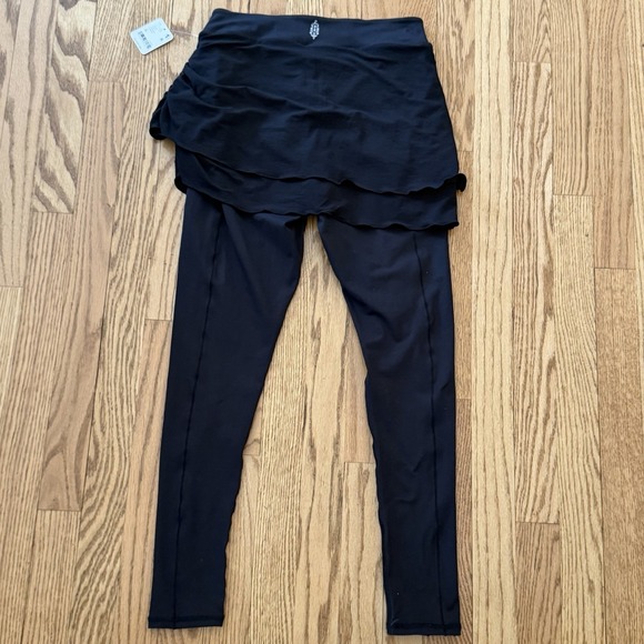 Free People Movement Skirted Leggings M Black NWT Studio Yoga Gym Athleisure - Picture 5 of 6